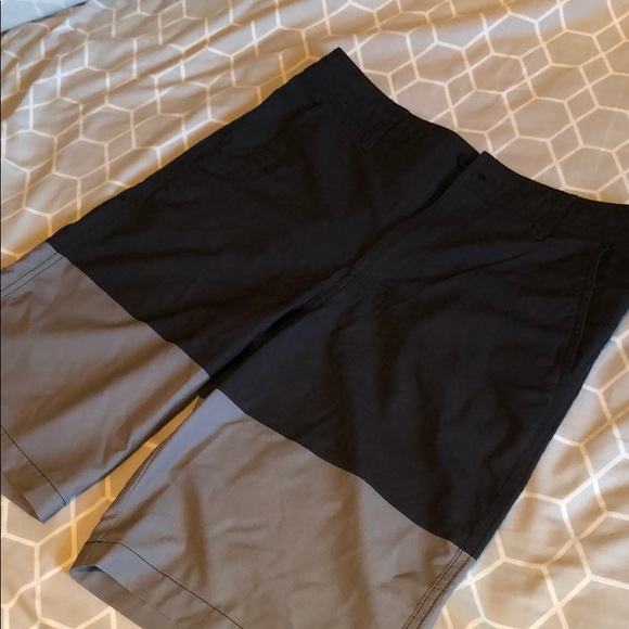 Mossimo Supply Co. Hybrid Shorts. Black/Gray. 30. - Picture 1 of 5
